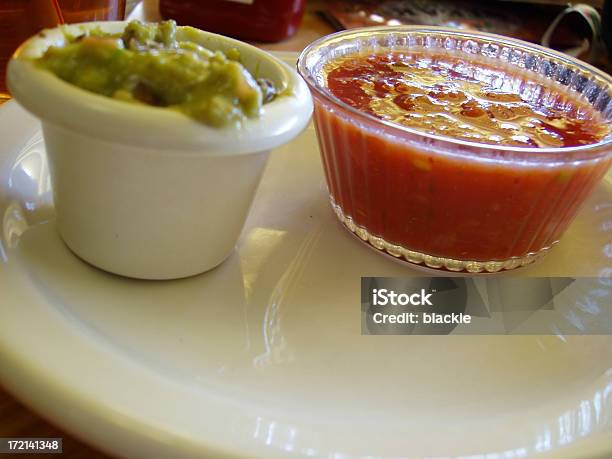 Salsa Guacamole An Den Seiten Stockfoto und mehr Bilder von Café - Café, Essen am Tisch, Essgeschirr