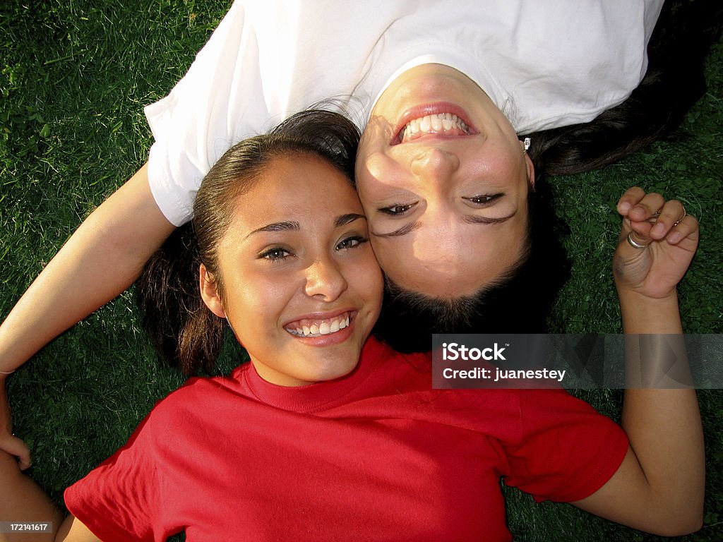 Souriant latine - Photo de Adolescence libre de droits