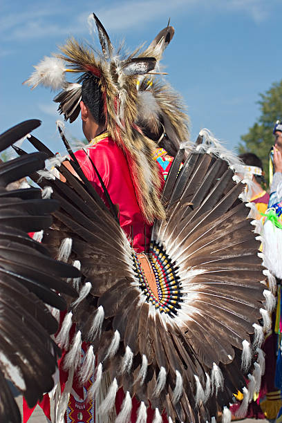 istock Native american ceremonial dress 172142144
