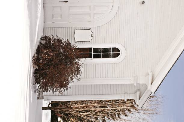 country church a country church in the snow methodist stock pictures, royalty-free photos & images