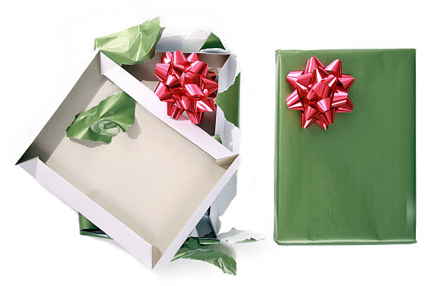 vor und nach dem weihnachts-geschenk - green box stock-fotos und bilder