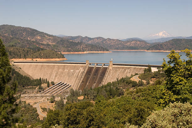 istock Shasta Dam and Mountain View 172145008