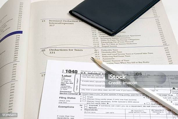 Formulario De Impuestos Foto de stock y más banco de imágenes de 2006 - 2006, Negocio, Proyecto de ley