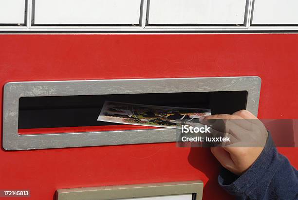 Rosso Formato Lettera - Fotografie stock e altre immagini di Bambino - Bambino, Cassetta delle lettere, Argentato