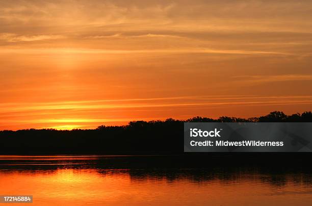 Lago Sunset - Fotografias de stock e mais imagens de Ao Ar Livre - Ao Ar Livre, Atividade Recreativa, Beira d'Água