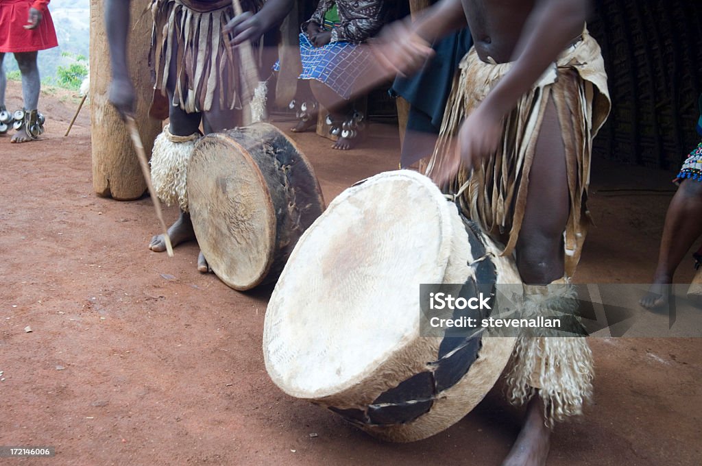 Danzatori zulù - Foto stock royalty-free di Africa