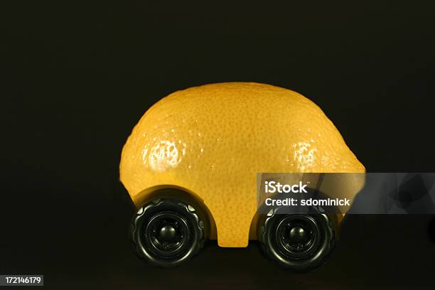 Foto de De Limão e mais fotos de stock de Carro - Carro, Limão amarelo, Amarelo