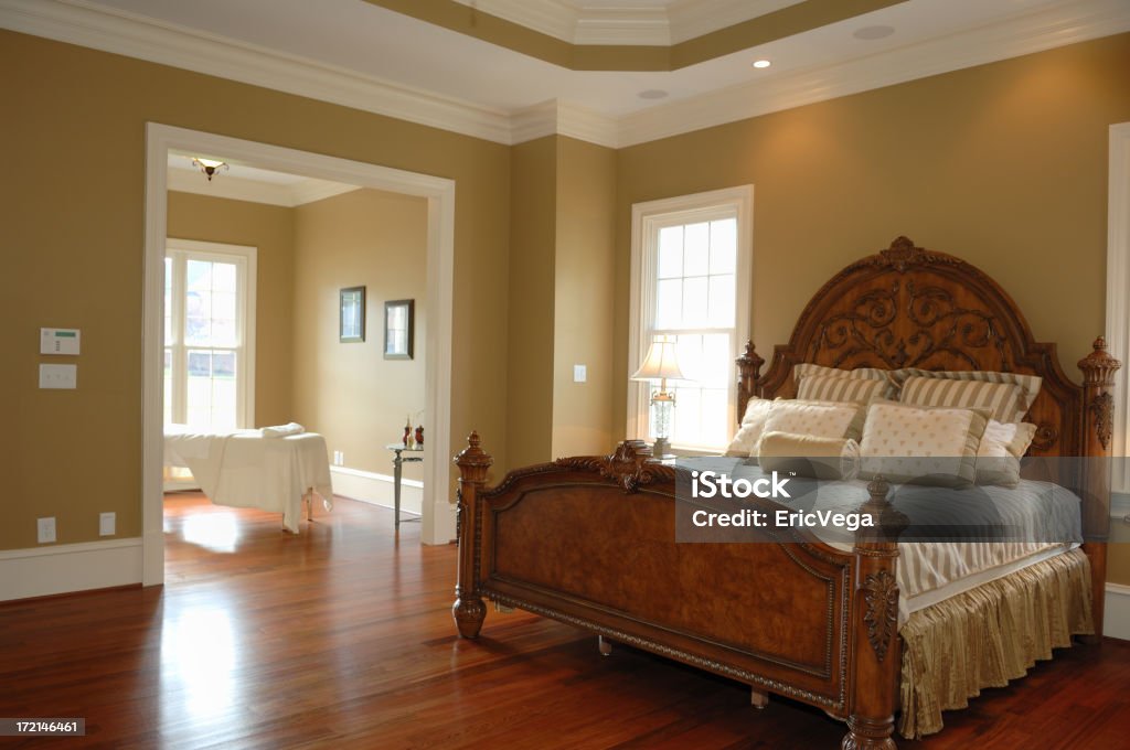 Chambre à coucher principale de luxe - Photo de Ameublement libre de droits