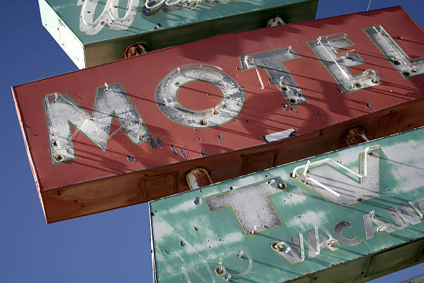 istock Vintage Motel Neon Sign 172146565
