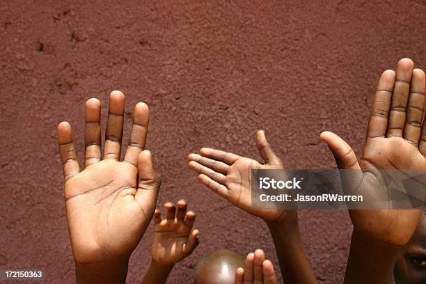 Odbierz - zdjęcia stockowe i więcej obrazów Dziecko - Dziecko, Afrykanin, Afroamerykanin