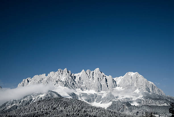 산의 신비스러운 iv - tirol winter nature landscape 뉴스 사진 이미지