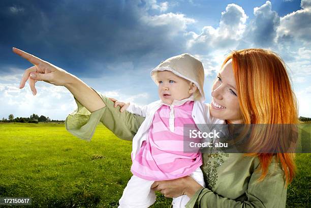 Pläne Für Die Zukunft Stockfoto und mehr Bilder von Alleinerzieherin - Alleinerzieherin, Baby, Bedeckter Himmel