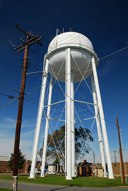 istock Mixing Water and Electricity 172150790