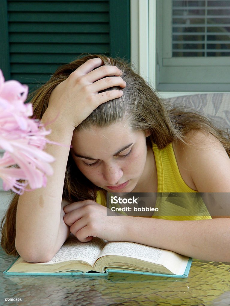 teen girl lecture - Photo de Adolescent libre de droits