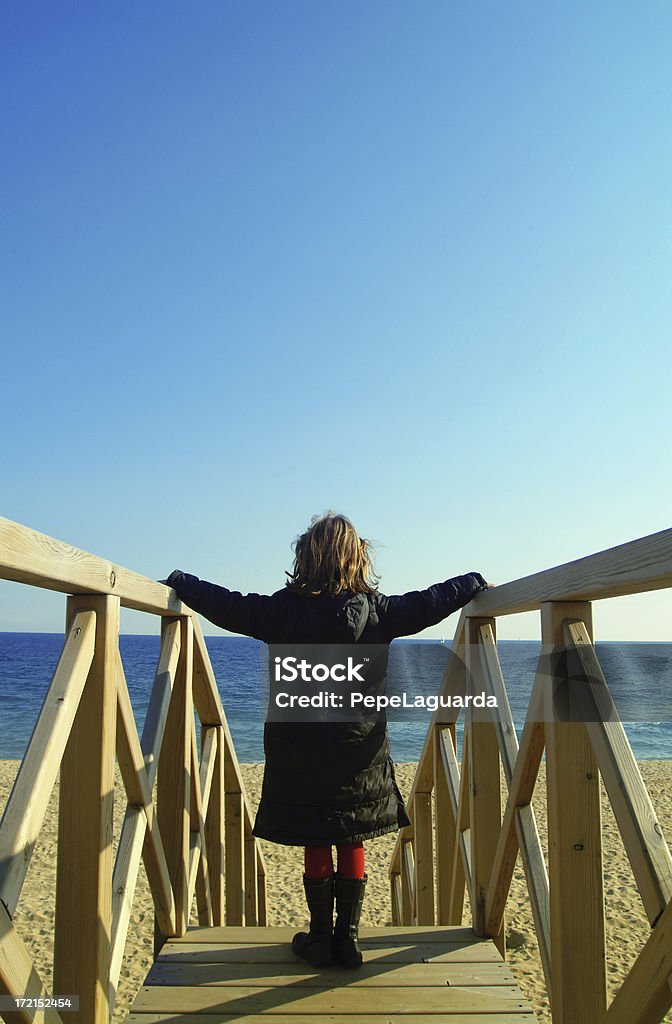 Beobachten Sie das Meer. - Lizenzfrei Abgeschiedenheit Stock-Foto