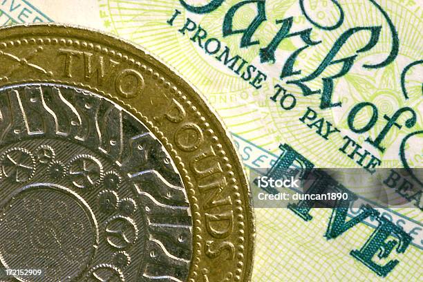 現物 - 2ポンド硬貨のストックフォトや画像を多数ご用意 - 2ポンド硬貨, 5ポンド紙幣, イギリス通貨