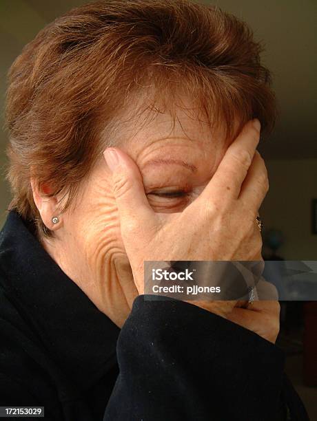 Lachen Stockfoto und mehr Bilder von Aktiver Senior - Aktiver Senior, Alter Erwachsener, Braunes Haar