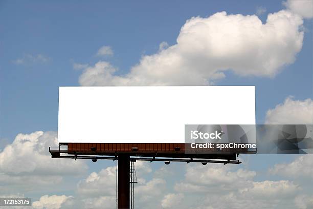 Billboard Vor Wolken Stockfoto und mehr Bilder von Plakatwand - Plakatwand, Leer, Unbeschrieben