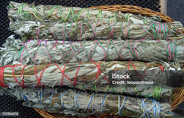 Sage Smudge Barras Foto de stock y más banco de imágenes de Sahumerio - Sahumerio, Salvia, Palo - Parte de planta