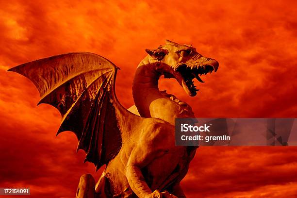 Dragon - Fotografie stock e altre immagini di Drago - Personaggio fantastico - Drago - Personaggio fantastico, Rosso, Aggressione