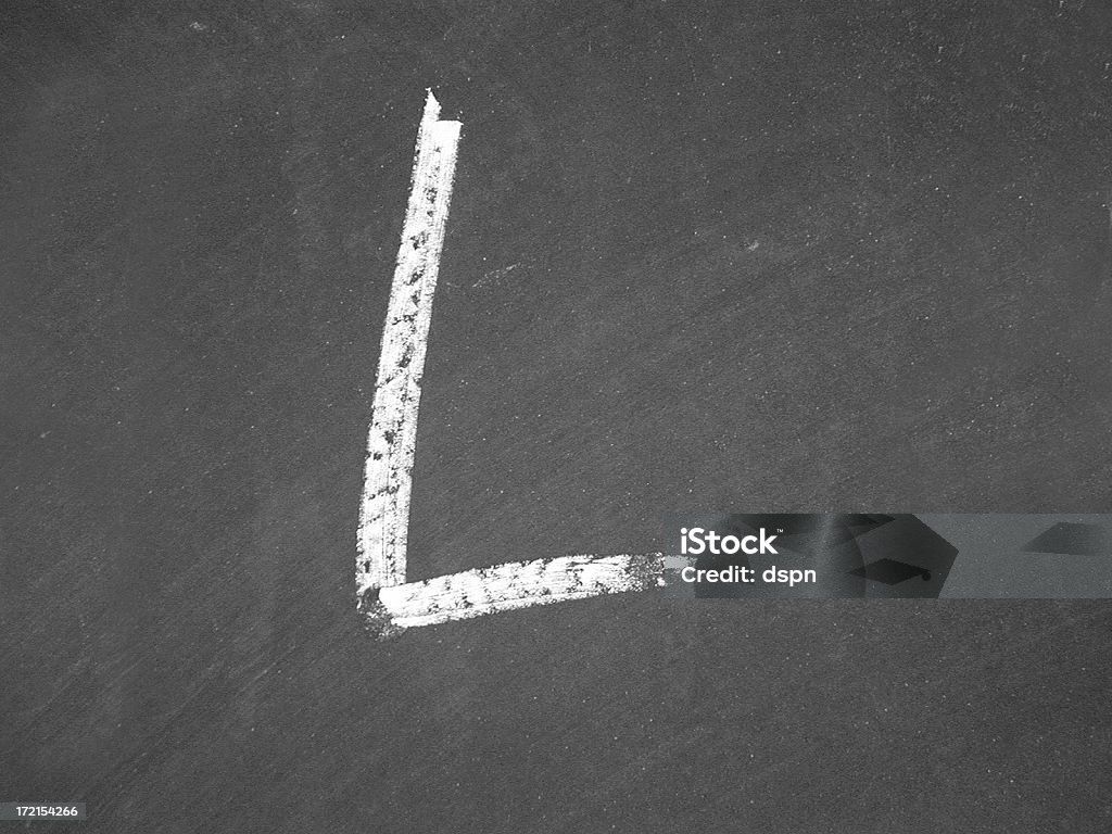 Alfabeto-L-Chalk - Foto de stock de Carta - Documento royalty-free