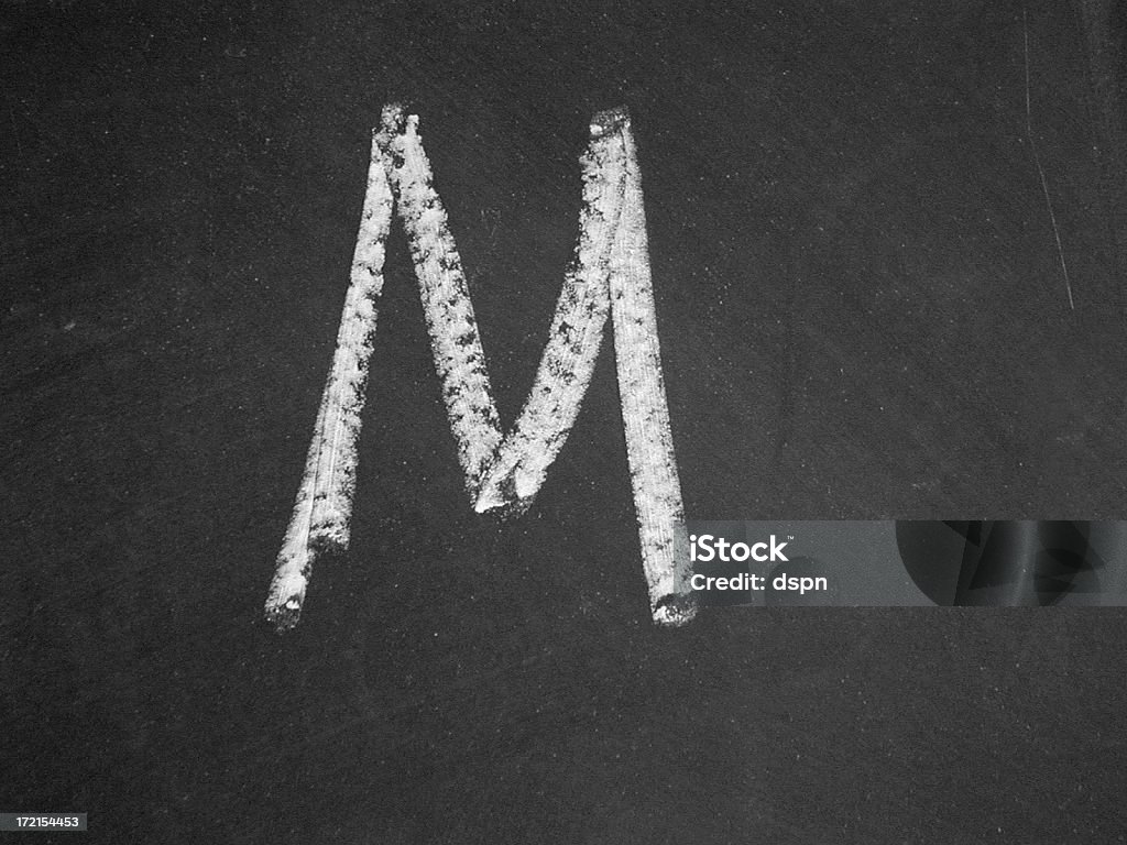 알파벳-M-Chalk - 로열티 프리 교육 스톡 사진