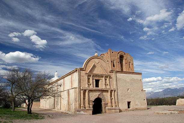 ・トゥマカコリ伝道教会 - tumacacori national historical park ストックフォトと画像