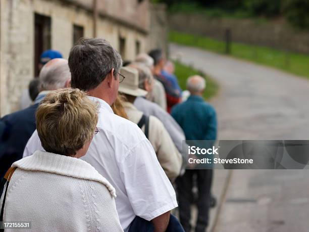 Photo libre de droit de Anglais File Dattente banque d'images et plus d'images libres de droit de Faire la queue - Faire la queue, En rang, Personne humaine