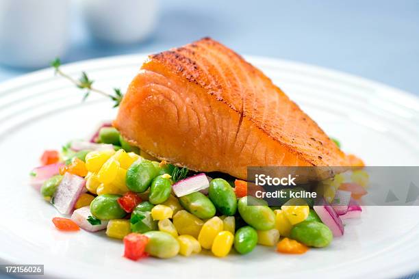 Foto de Salmão e mais fotos de stock de Chamuscar - Chamuscar, Comida, Comida Pronta