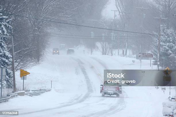 Foto de Inverno De Carro e mais fotos de stock de Acidente - Acidente, Branco, Cena Rural