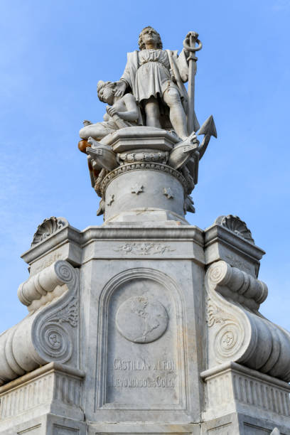 istock Christopher Columbus Statue in Plaza de la Aduana 1721563958