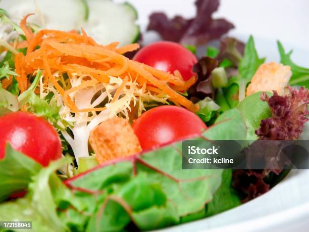 Salada - Fotografias de stock e mais imagens de Cenoura - Cenoura, Salada verde, Tomate