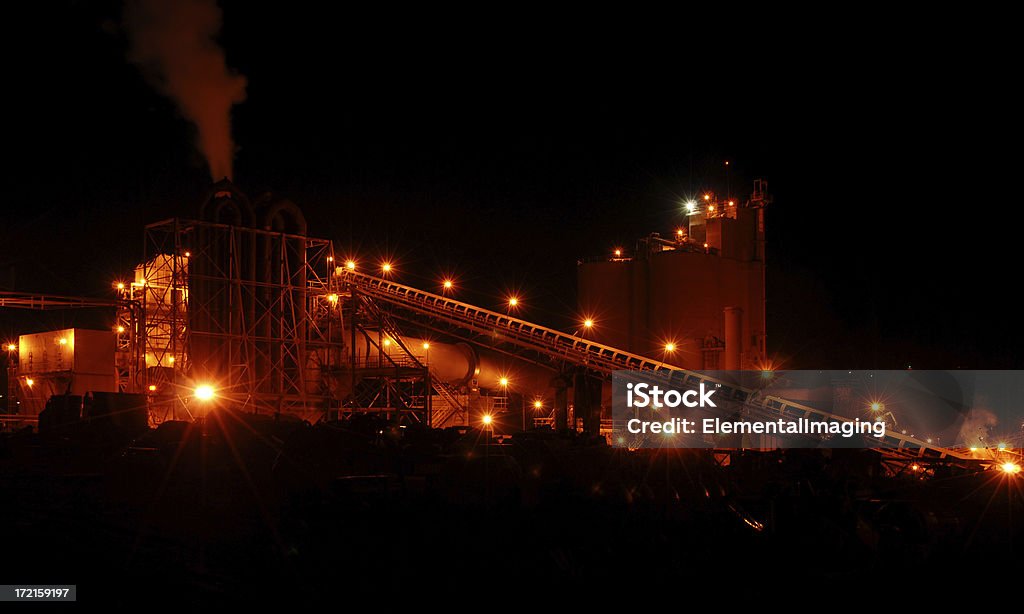 Industrie lourde en soirée 4 - Photo de Usine libre de droits