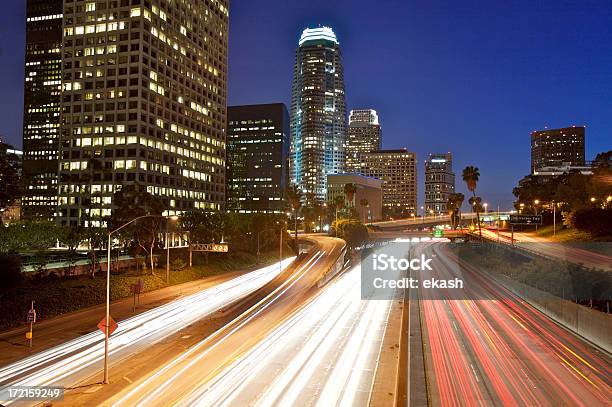 Noite De Trânsito De Los Angeles - Fotografias de stock e mais imagens de Ao Ar Livre - Ao Ar Livre, Arranha-céu, Atividade Física