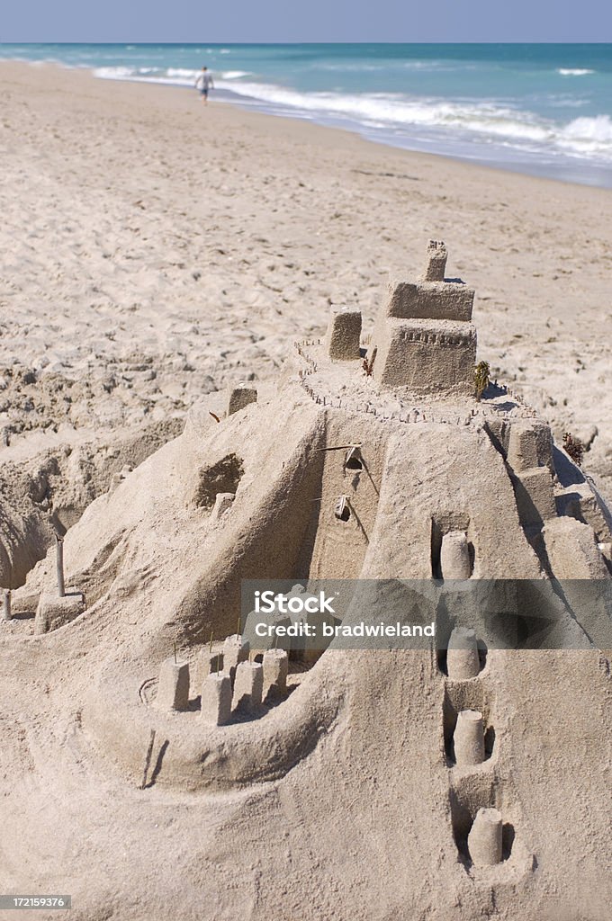 Замок из песка - Стоковые фото Архитектура роялти-фри