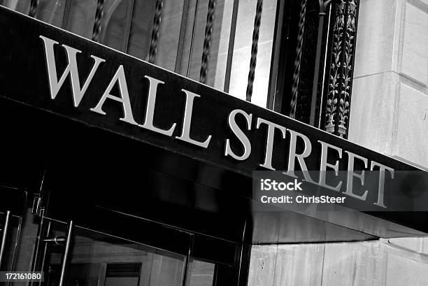 Wall Streetnova Iorque - Fotografias de stock e mais imagens de Wall Street - Wall Street, Criar Laços, Preto e Branco