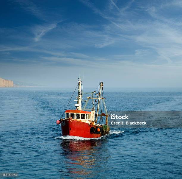 Photo libre de droit de Quand Le Bateau Est Dans banque d'images et plus d'images libres de droit de Chalutier - Chalutier, Mer, Transport nautique