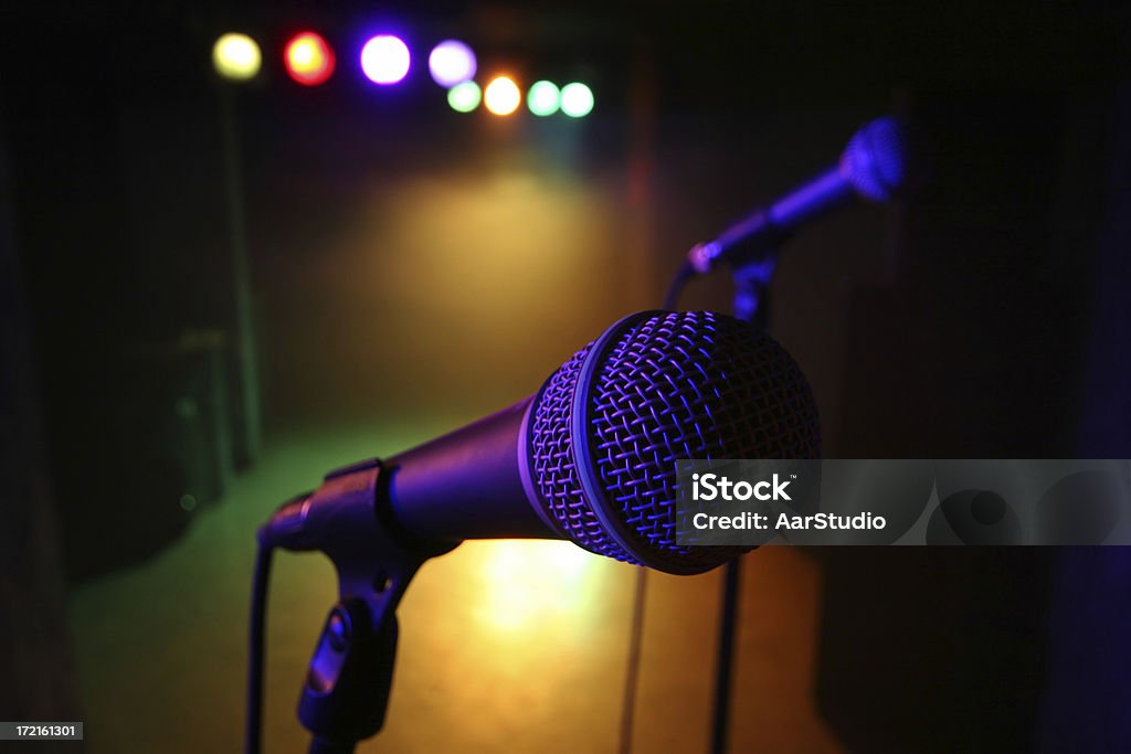 Oczekiwanie na audiance - Zbiór zdjęć royalty-free (Mikrofon)