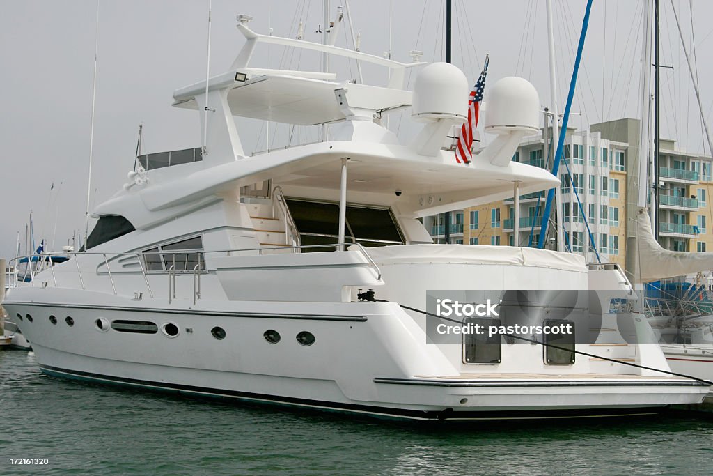 Mega biały Jacht - Zbiór zdjęć royalty-free (Bez ludzi)