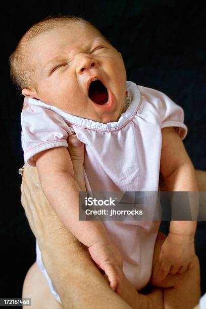 Gähnen Baby Stockfoto und mehr Bilder von Baby - Baby, Eine Person, Eltern
