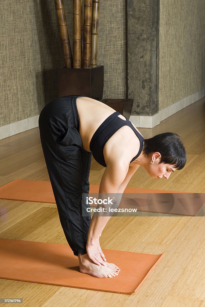 Йога позиции - Стоковые фото Активный образ жизни роялти-фри