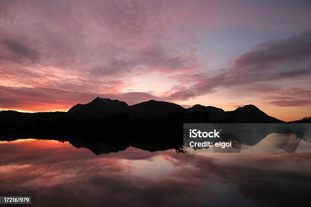 Ben Mor Coigach Da Strathcanaird Highlands Scozzesi - Fotografie stock e altre immagini di Acqua