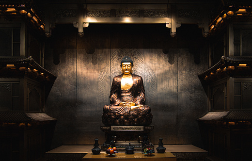 The shining golden Buddha in the main hall
