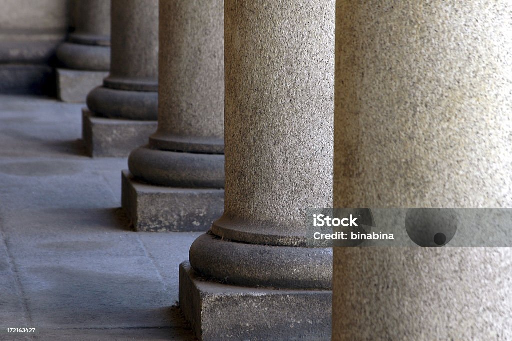 Perspectivas financieras pilares - Foto de stock de Arquitectura libre de derechos