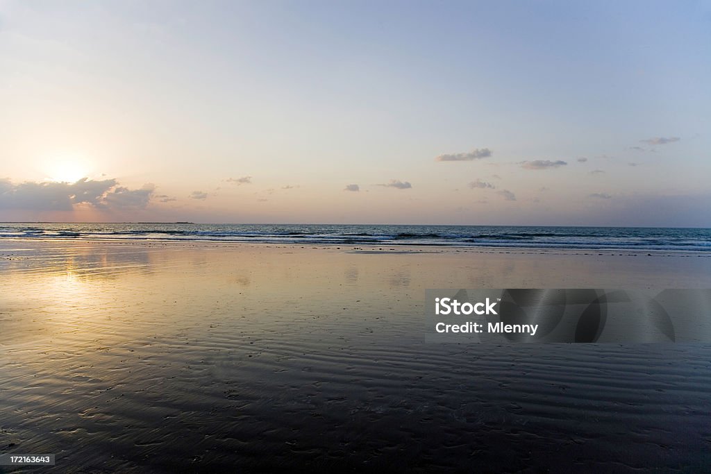 アラビアンビーチの夕日 - 海のロイヤリティフリーストックフォト