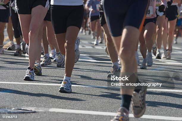 Gambe Dei Corridori - Fotografie stock e altre immagini di Aerobica - Aerobica, Allenamento, Arto - Parte del corpo