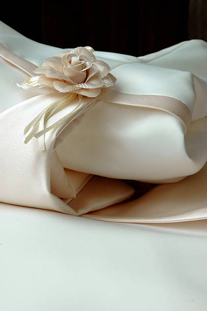 istock Pretty Wedding Dress 172163903