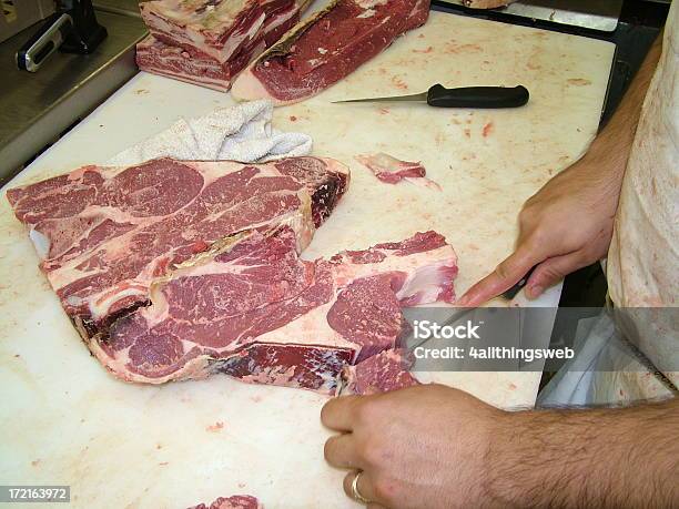 Carne De Processamento De Carne E - Fotografias de stock e mais imagens de Carne de Vaca - Carne de Vaca, Fábrica de Transformação de Produtos Alimentares, Adolescente