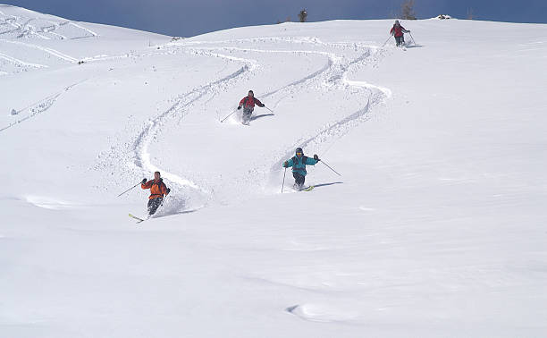 pó dia - telemark skiing fotos imagens e fotografias de stock
