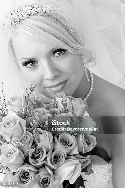ブラックとホワイトの美しい花嫁 - 1人のストックフォトや画像を多数ご用意 - 1人, やわらか, ウェディングドレス